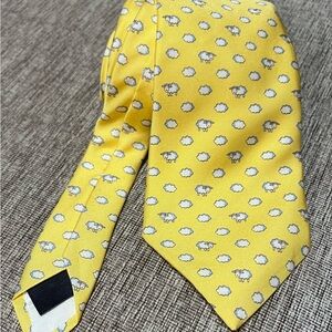Brooks Brothers Yellow Sheep Pattern Tie